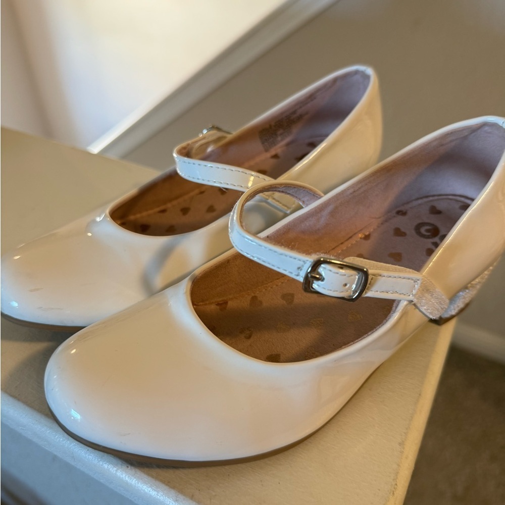 SO Girls Cream Patent Mary Jane Dress Shoes